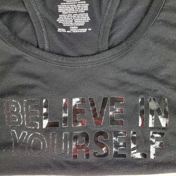 COPY - Bundle of 4 athletic tops size Small - Picture 2 of 6